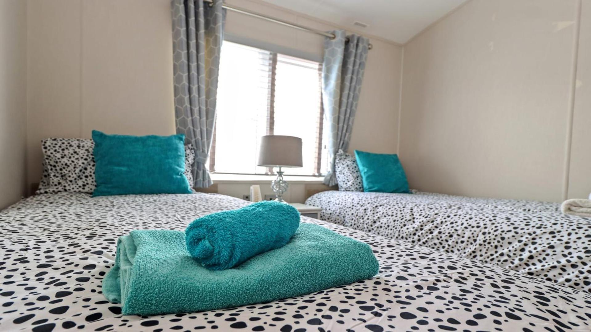 33 Beach Retreat Lodge Pevensey Bay Holiday Park Exteriör bild
